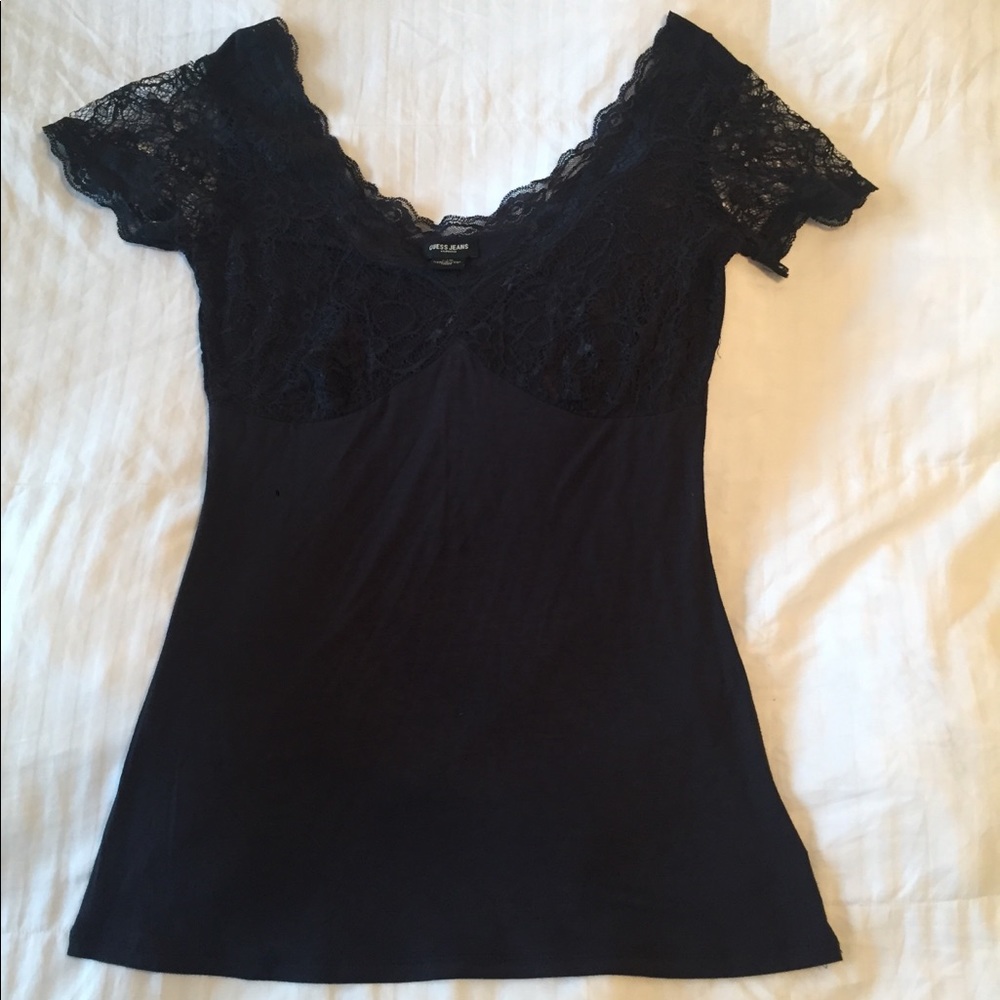 Guess Lace Sleeve Black T! ❤️